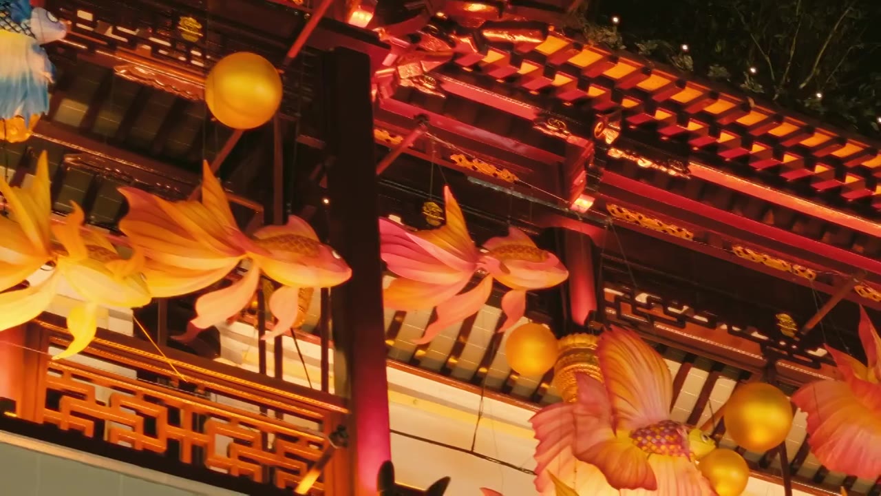 4K拍摄上海豫园龙年灯会实景视频素材
