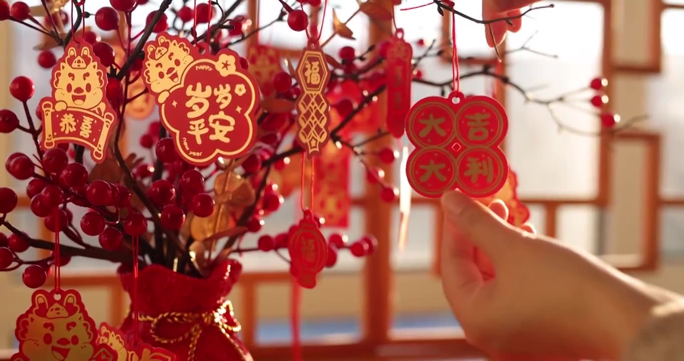 新年春节红色喜庆装饰物视频素材