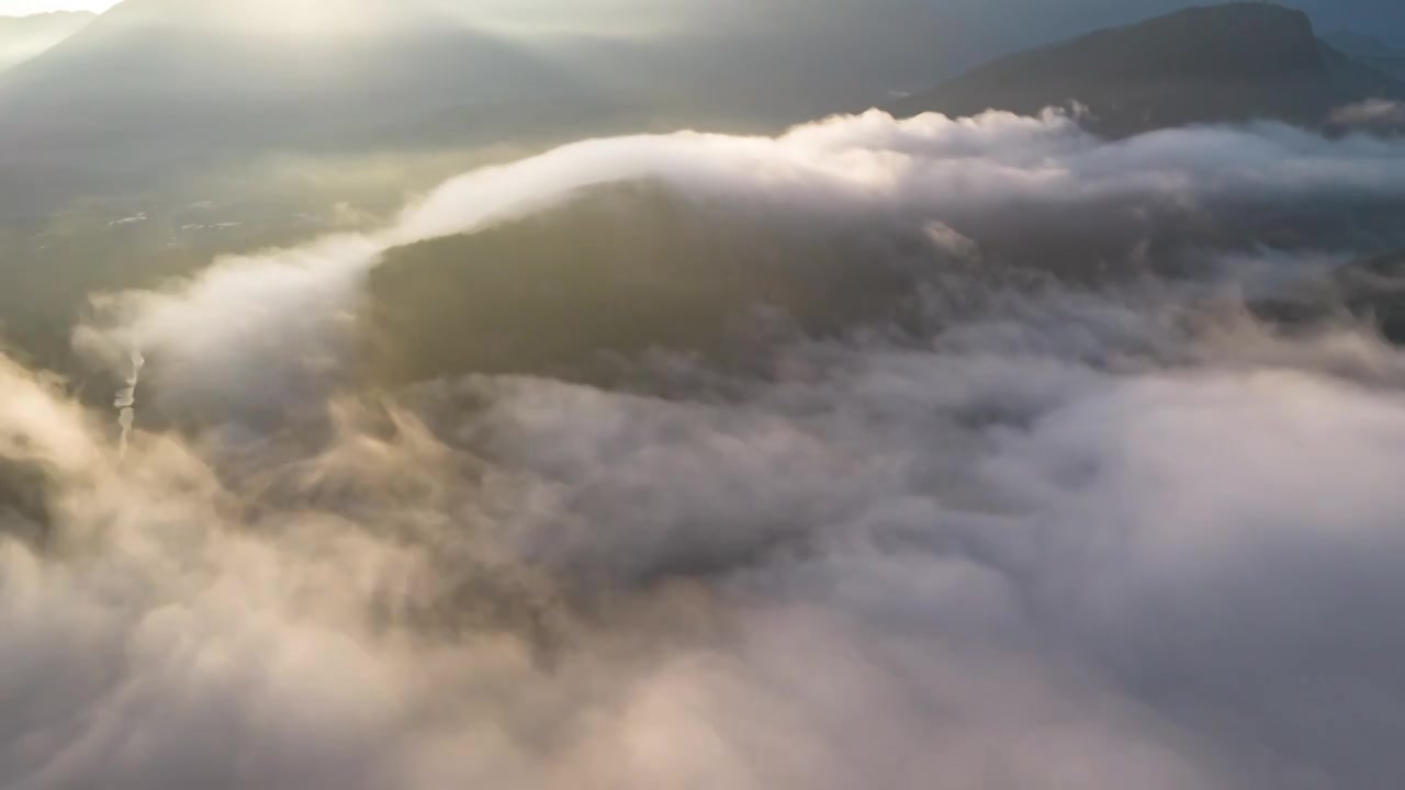 唯美壮观山间云雾蒸腾震撼自然风光视频素材