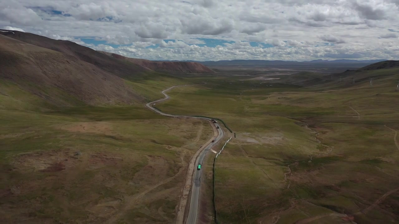原创 航拍G109青藏公路唐古拉山口视频下载