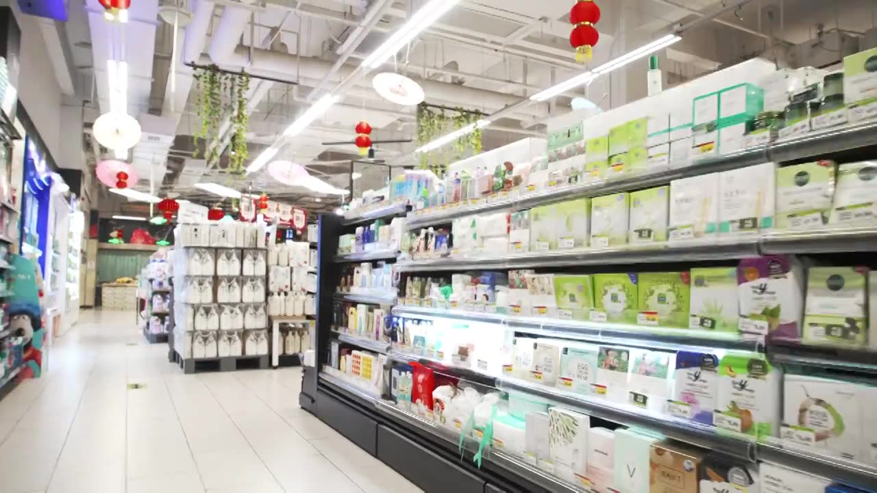 大型永辉超市货架空镜视频下载