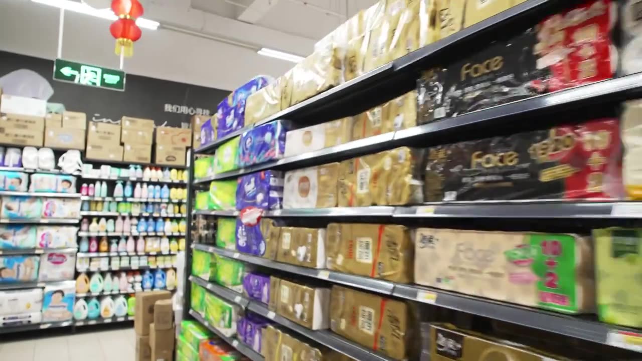 大型永辉超市货架空镜视频下载