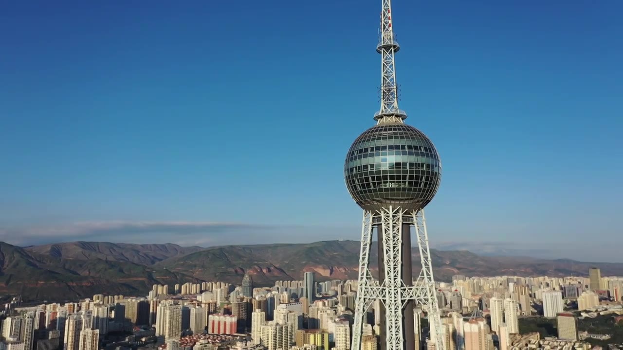 原创 西宁浦宁之珠电视塔地标建筑城市风光视频下载