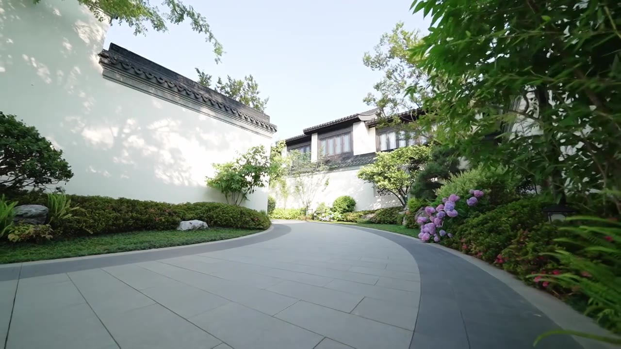 高档别墅中式合院小区道路园林绿化视频素材
