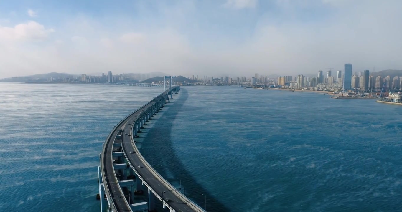 海浩海水蒸汽大连星海湾大桥航拍视频下载