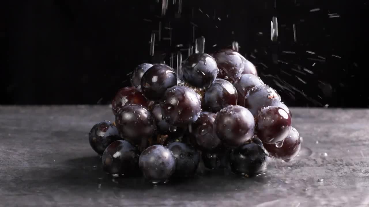 4K各种水果落入水中升格慢动作特写合集视频素材