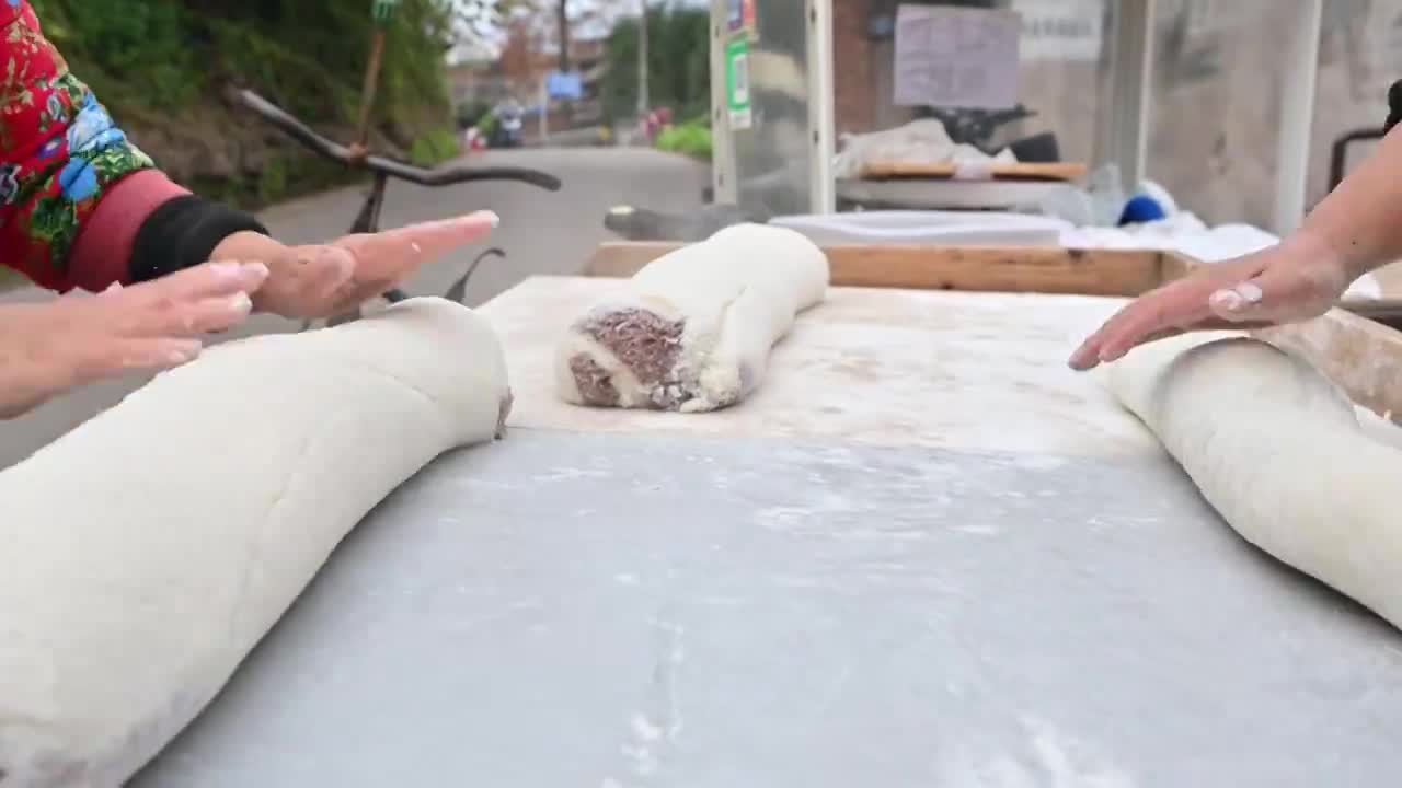 荥经西门老街传统美食小吃手工制作糍粑油糕（合集）视频下载