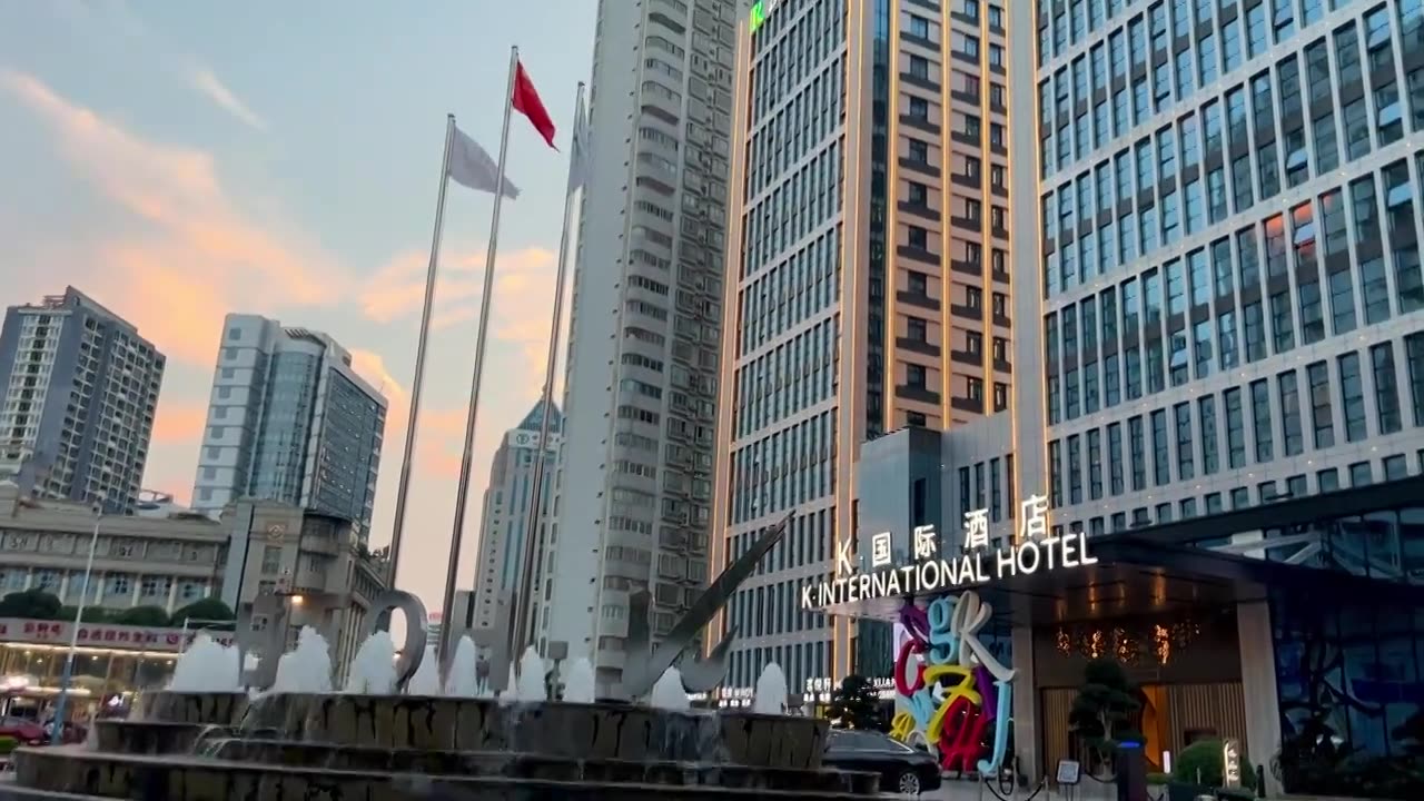 南宁K国际酒店门口停车场视频下载