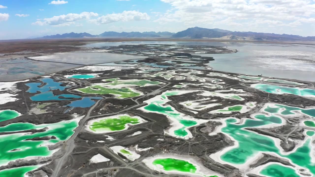 航拍4K高清青海翡翠湖景区素材视频下载