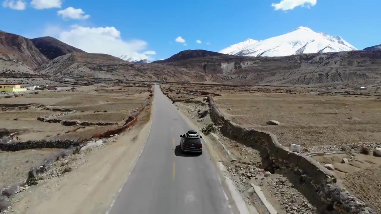 川藏公路318国道东达山路段自驾游车辆视频下载