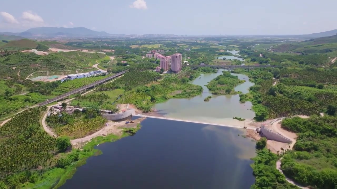 海南三亚乡村河流绿水青山航拍4k全景视频下载