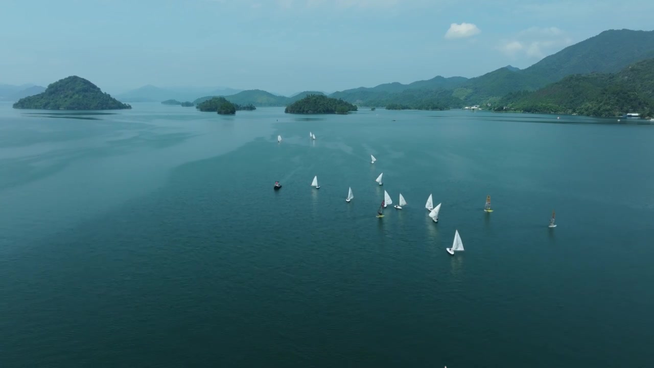 乘风破浪扬帆起航水上帆船运动航拍合集视频下载
