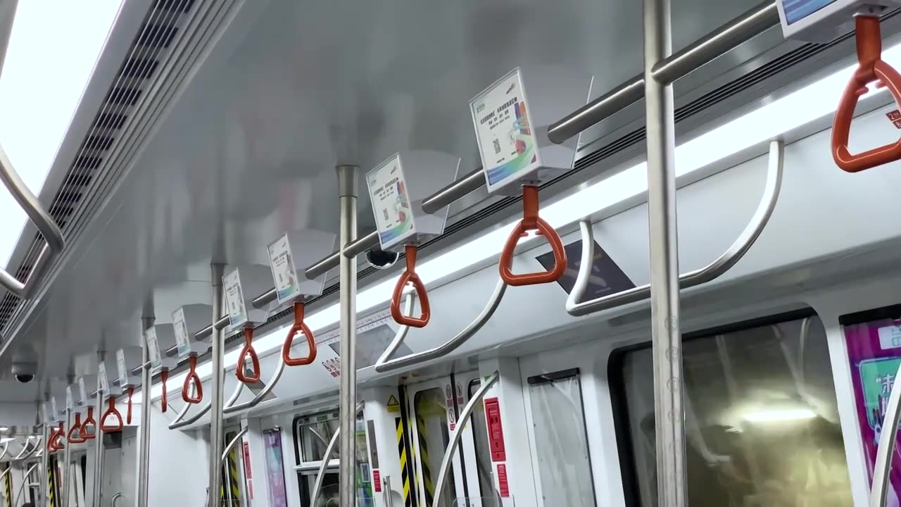 深圳地铁8号线地铁车厢内部背景视频下载