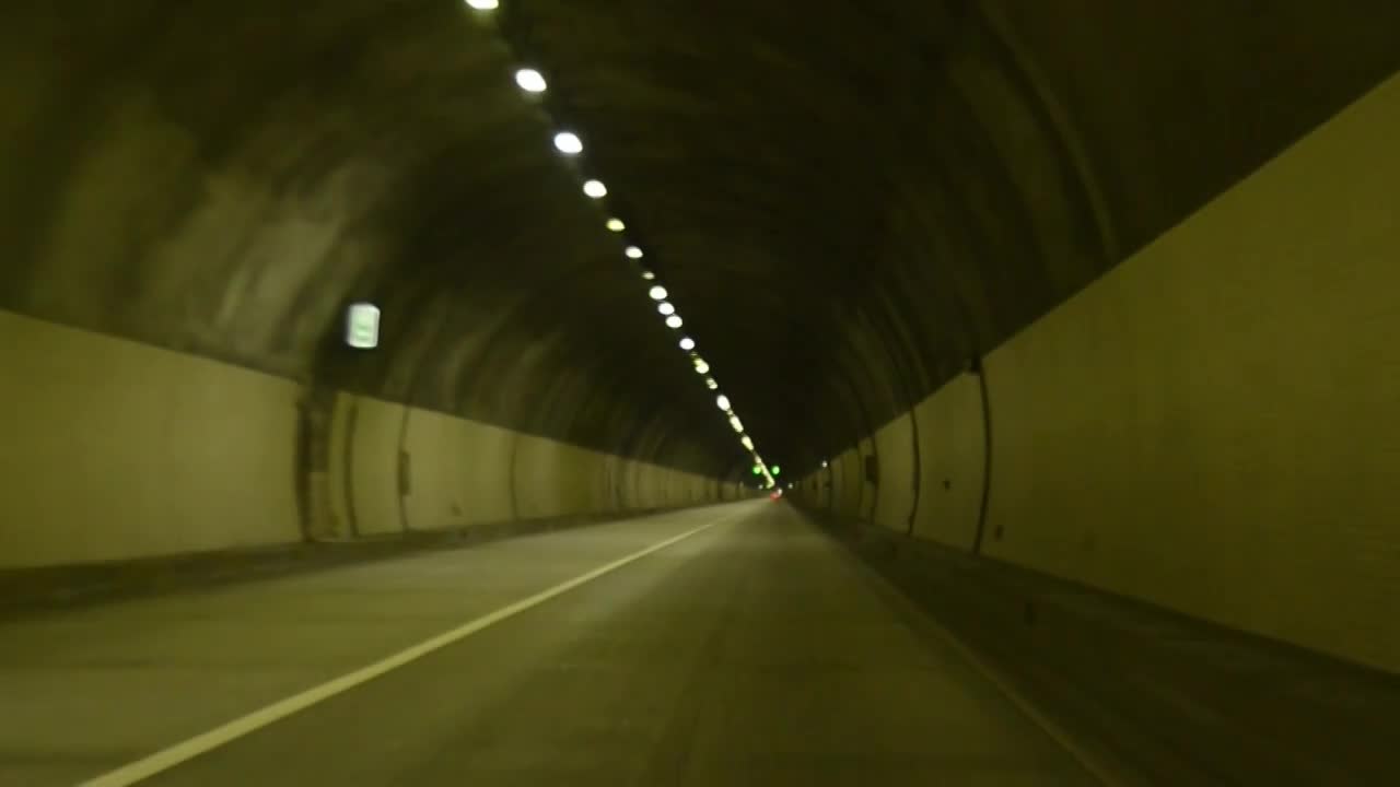 高速隧道视频下载