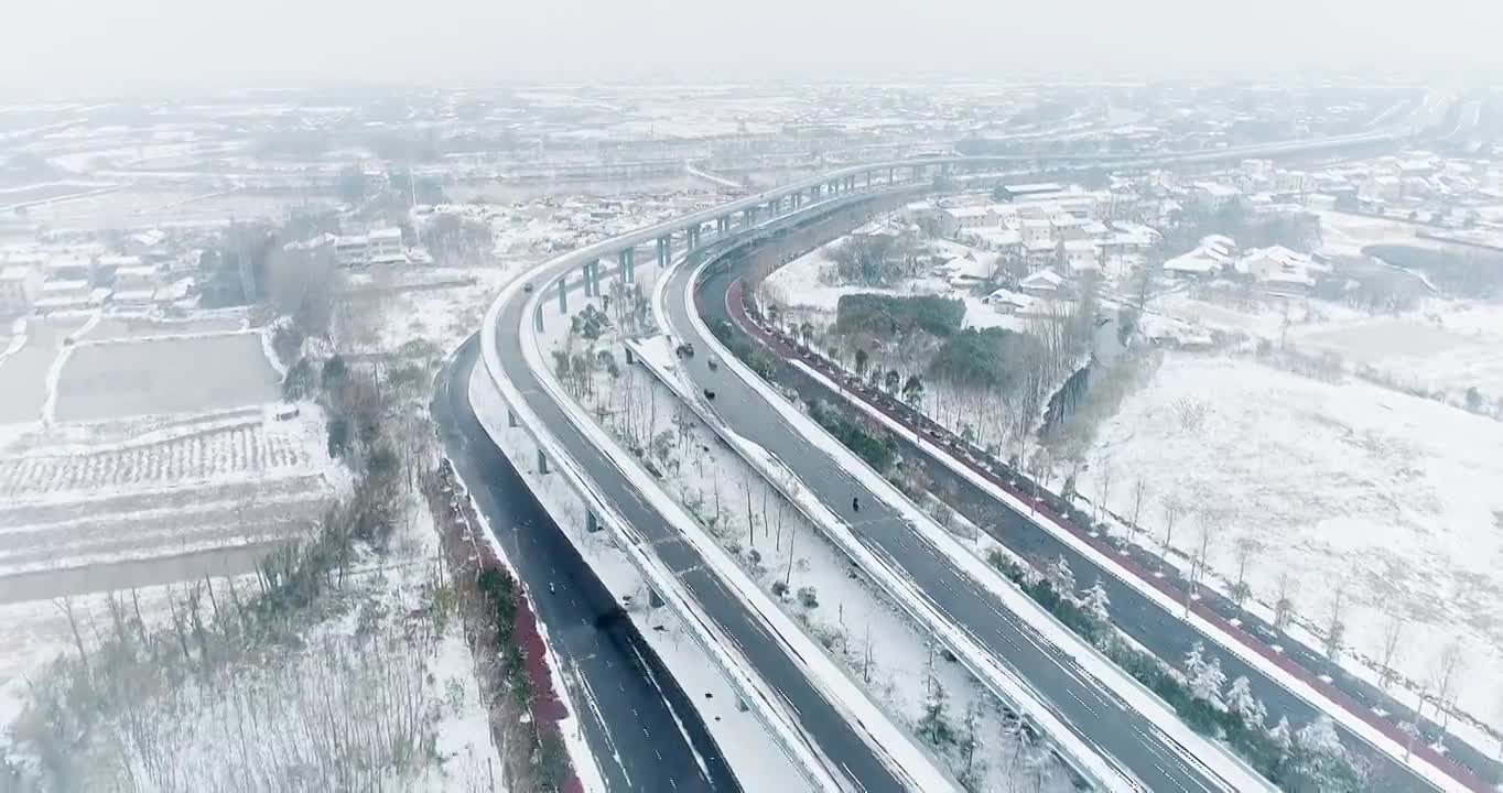 【4K航拍】南方冰雪覆盖的公路视频下载