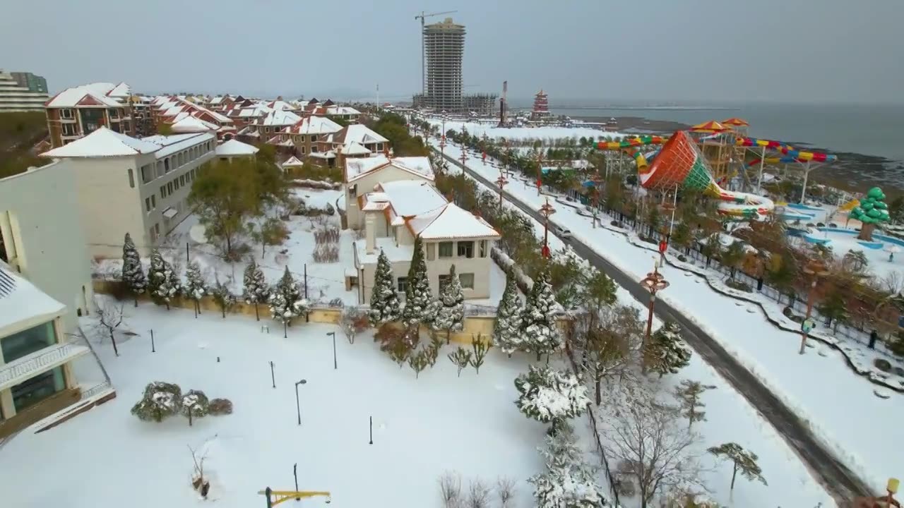 航拍大雪过后的辽宁锦州海边视频下载