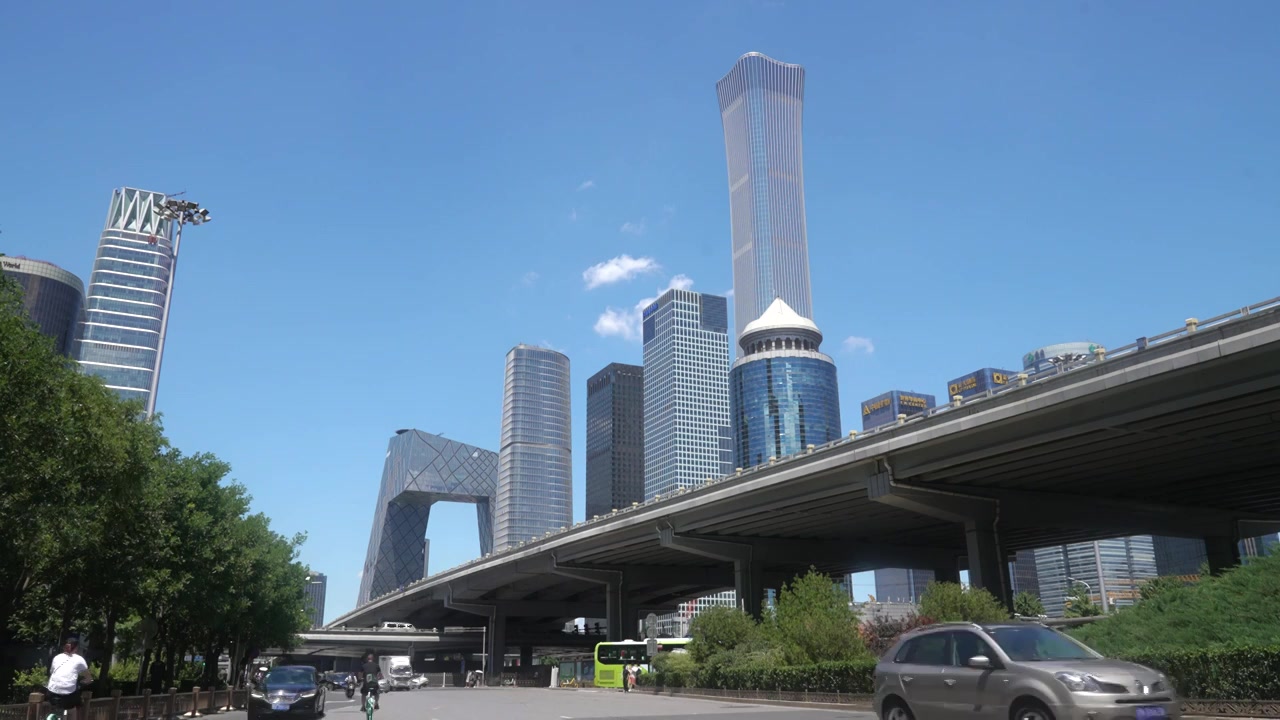 4K北京CBD车流公路城市化中国尊视频下载