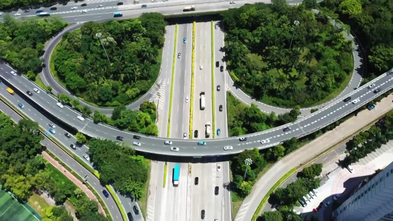 城市立交桥车辆航拍4K视频下载