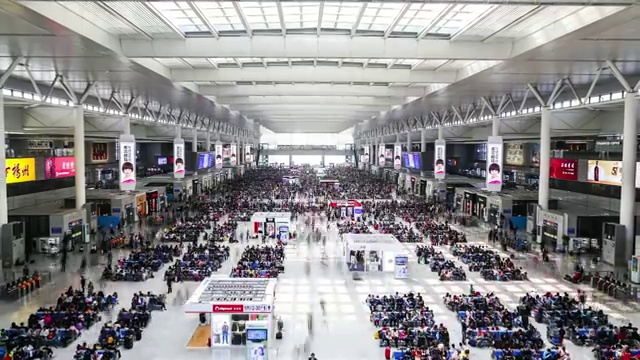 上海虹桥火车站内景延时摄影（拉镜头）视频下载
