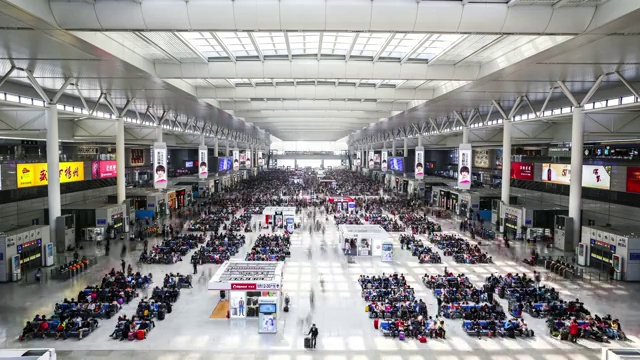 上海虹桥火车站内景延时摄影视频素材