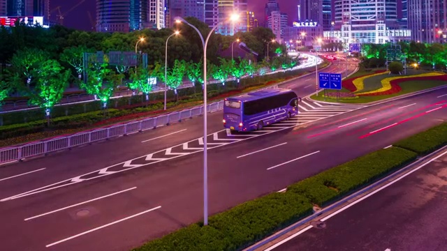 上海陆家嘴城市建筑道路夜晚延时摄影视频下载