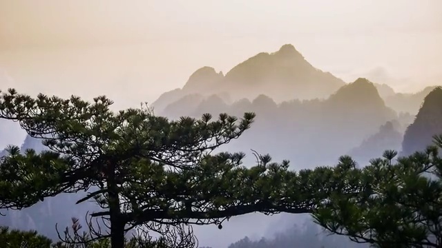 安徽黄山的云雾视频素材