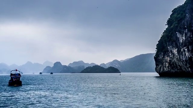 越南下龙湾和游船视频素材