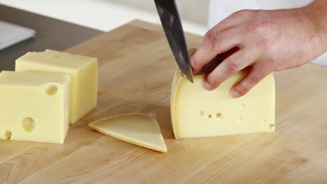 果皮被切下来，一块奶酪视频下载