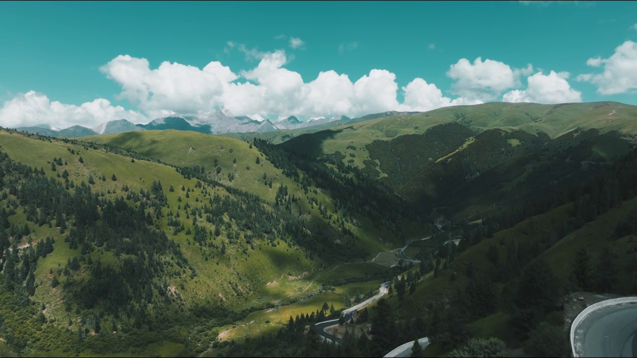 夏季 川西 高原 雪山  湖泊  海子 溪流  森林   风景视频素材