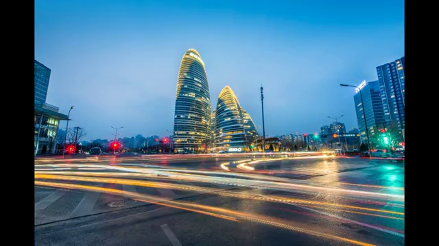 北京望京SOHO夜景及城市道路延时摄影视频下载