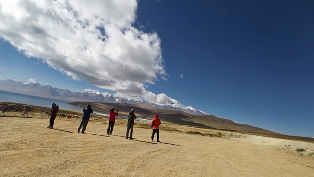 西藏阿里地区玛旁雍错圣湖风光视频素材
