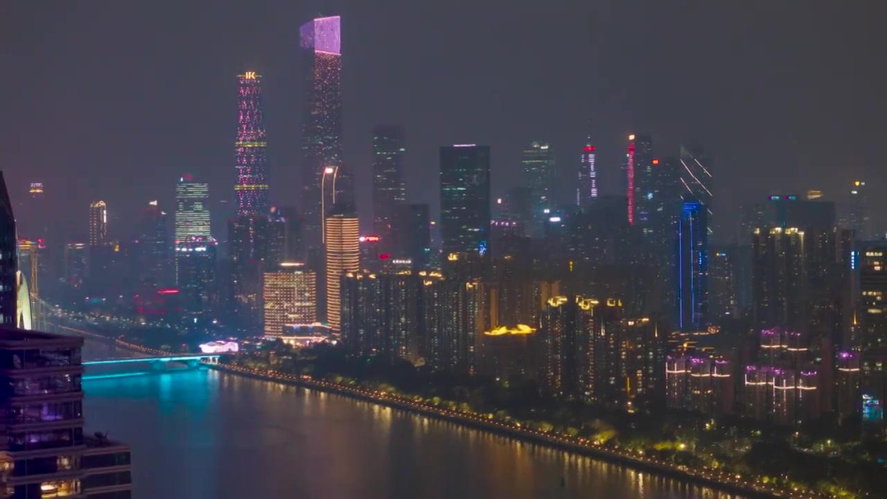延时航拍广州的琶洲冬季城市黄昏景色视频素材