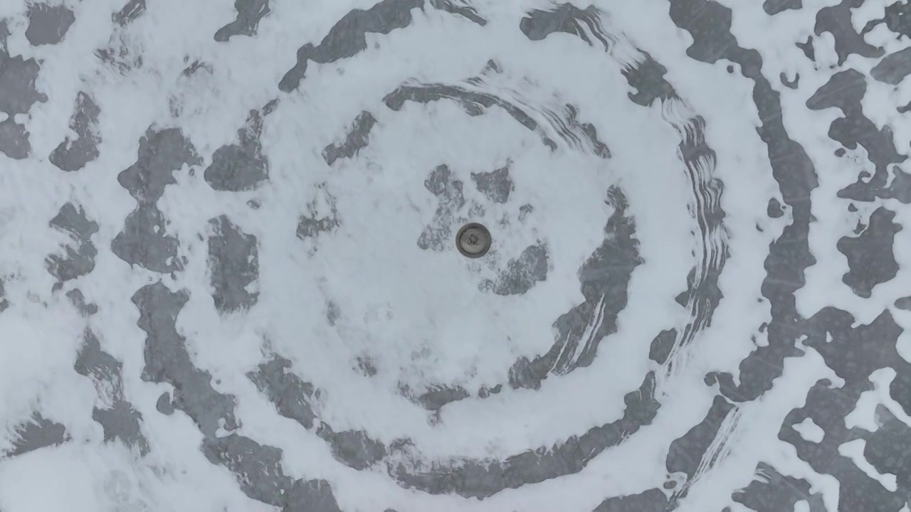 圆形屋顶雪视频下载