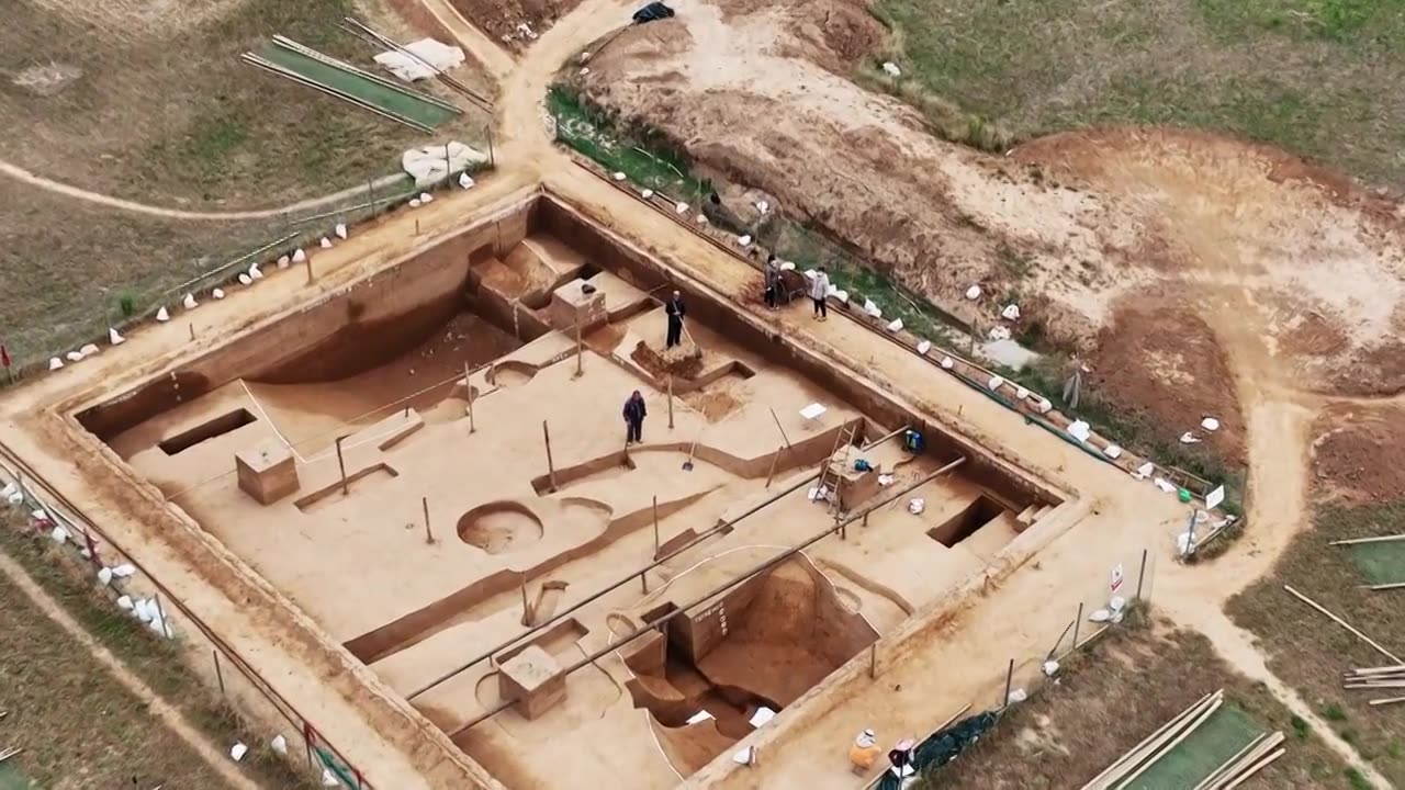 航拍古墓发掘视频下载