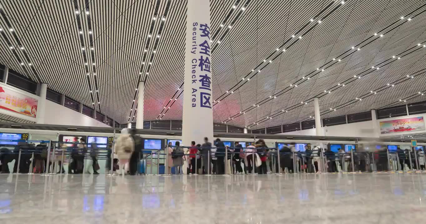 天津滨海国际机场春节期间正在安检视频下载