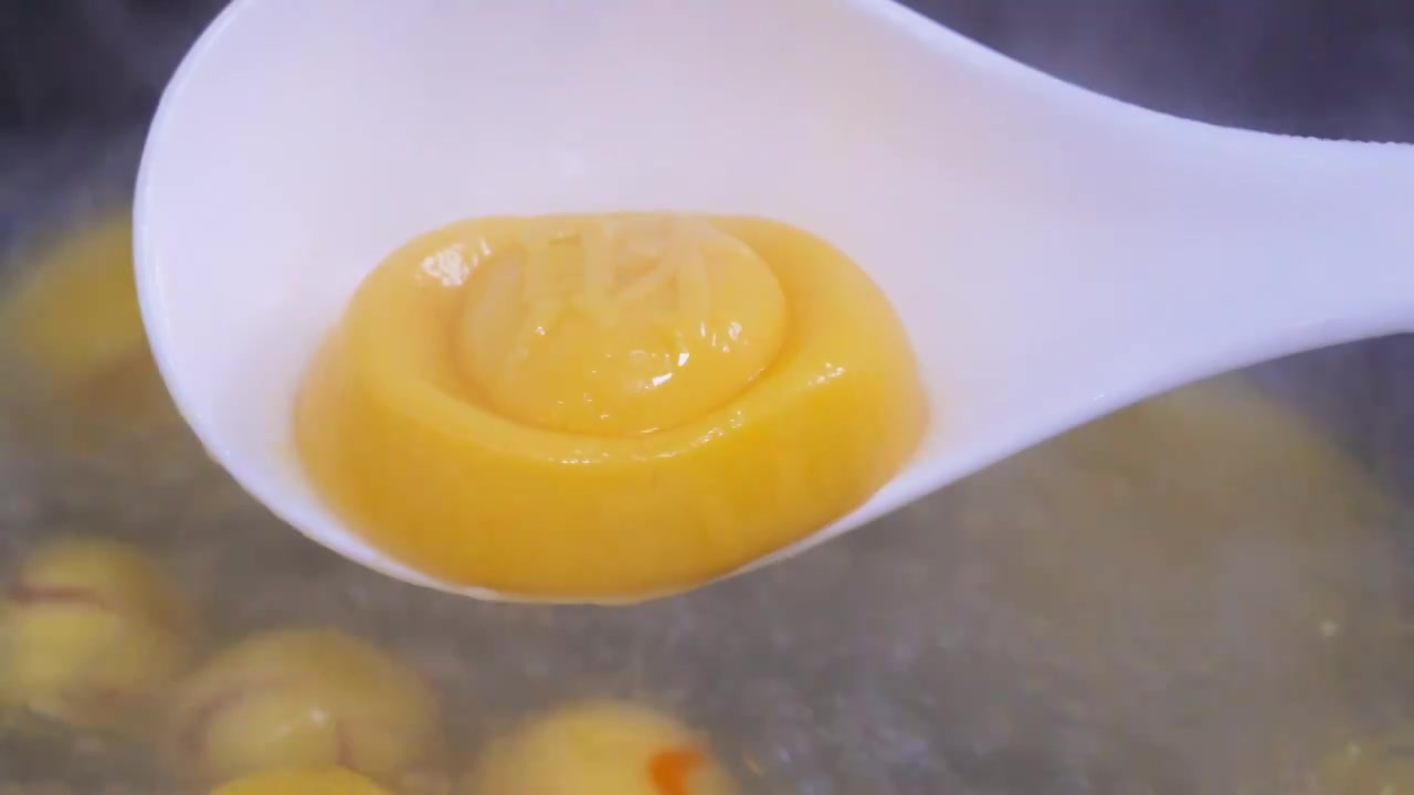 中国传统节日元宵节煮汤圆元宵视频下载