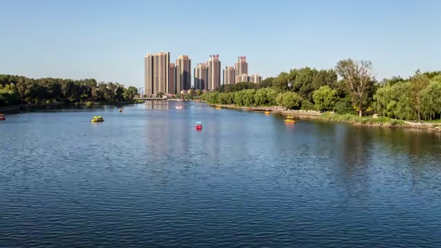 人工湖公园划船视频下载