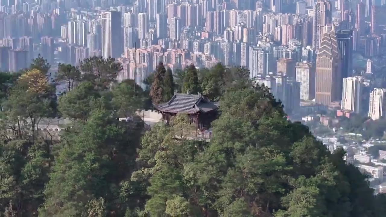 重庆南山涂山寺和城市现代建筑视频下载
