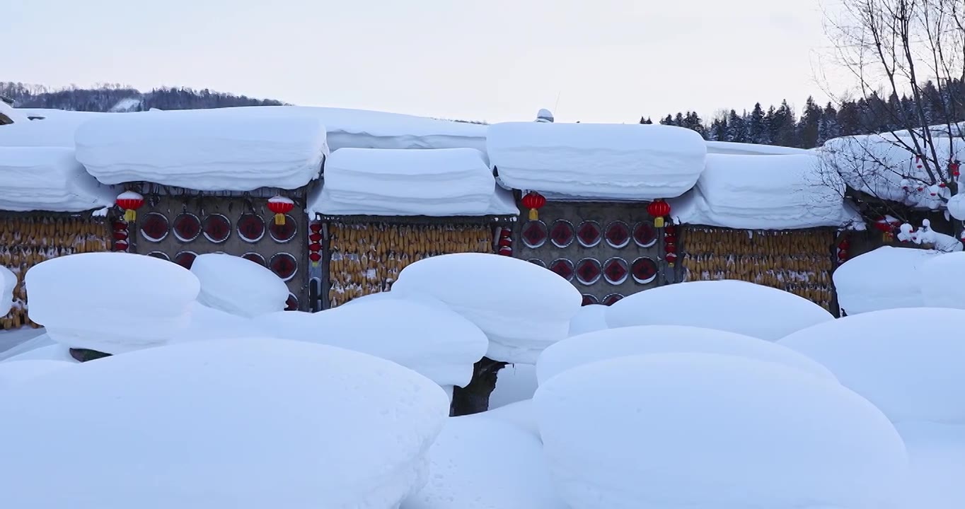 东北雪乡的房屋，雪乡的景观，东北旅游热门景点视频素材