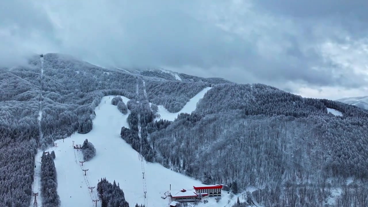 航拍滑雪场视频素材