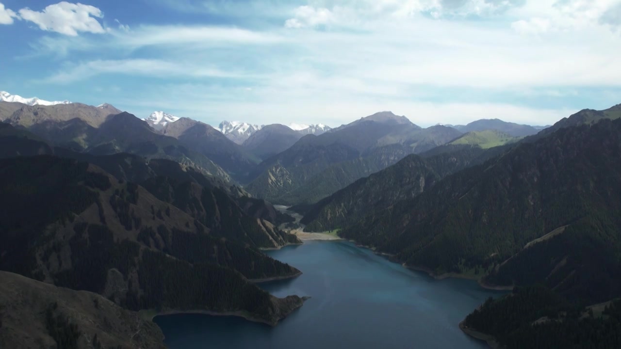 航拍新疆旅游天山天池自然风景视频下载