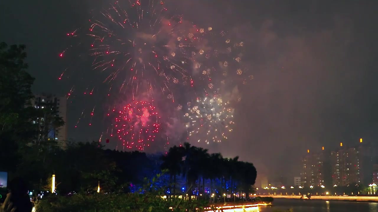 广东东莞横沥元宵节烟花汇实拍视频下载