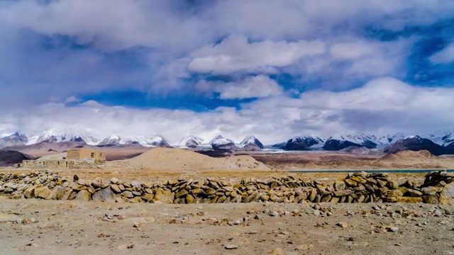 新疆哈拉库勒湖九别峰视频素材