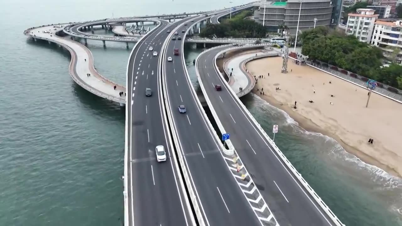 航拍福建厦门演武大桥沿江大道滨江城市风光视频下载