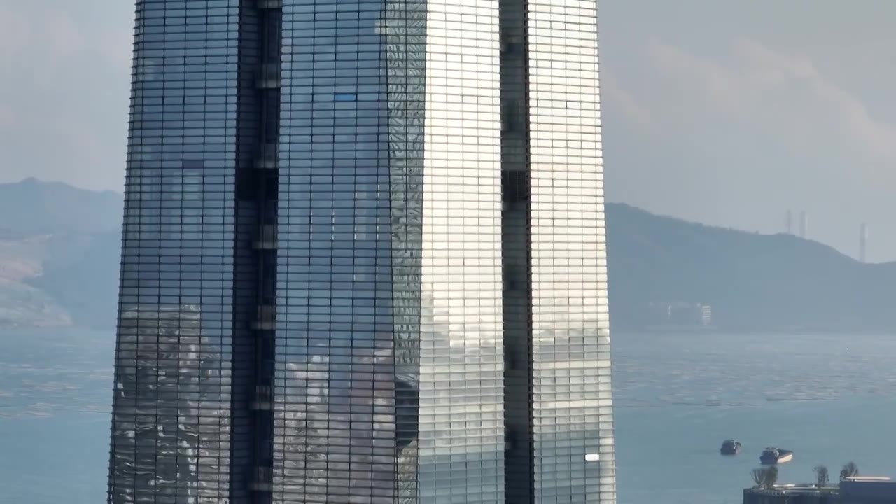 深圳蛇口招商局大厦与大海视频素材