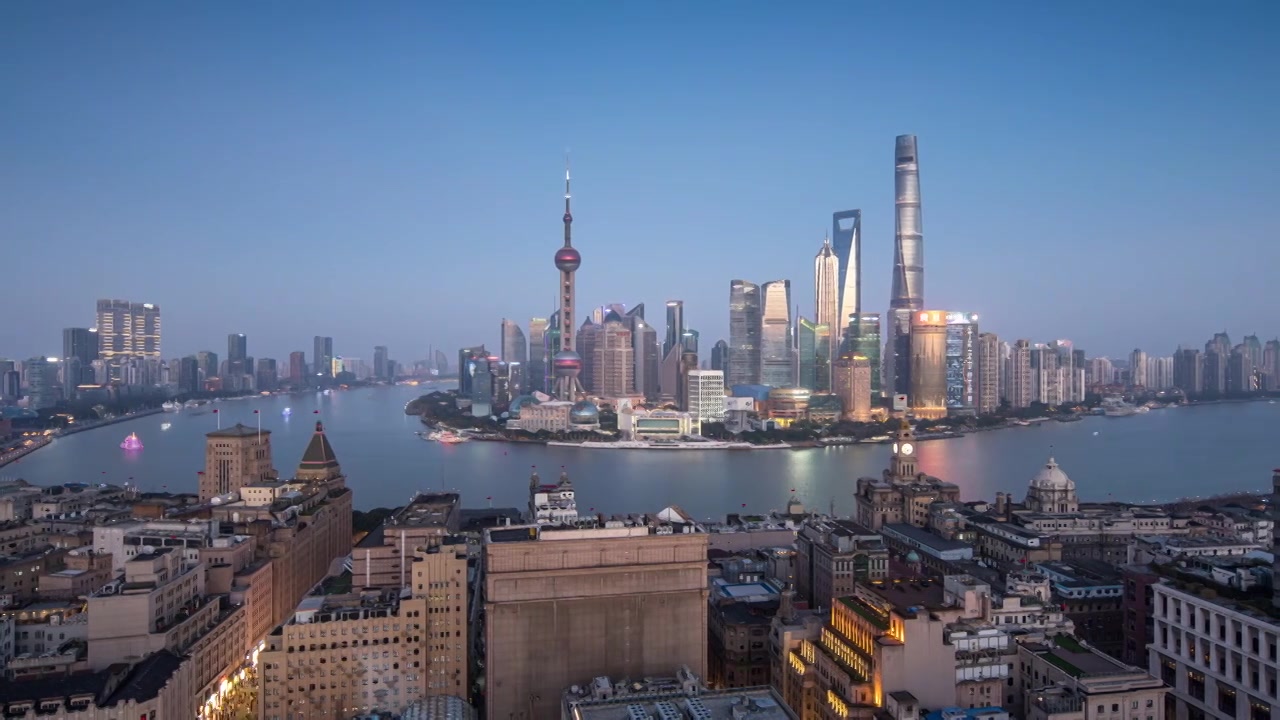 上海城市天际线日转夜延时摄影视频素材