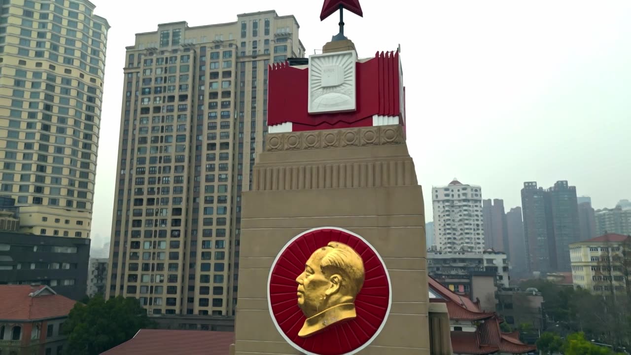 汉口江滩毛主席亲笔题词的抗洪纪念碑视频下载