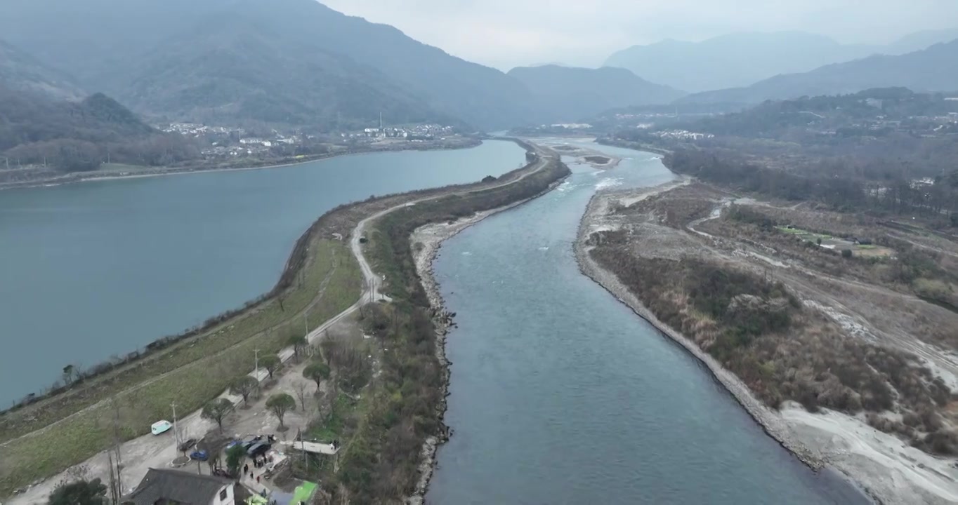 航拍著名的旅游地四川成都都江堰视频下载