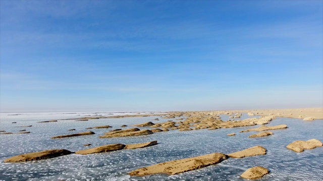 航拍中国西部戈壁滩冰湖自然景观视频购买