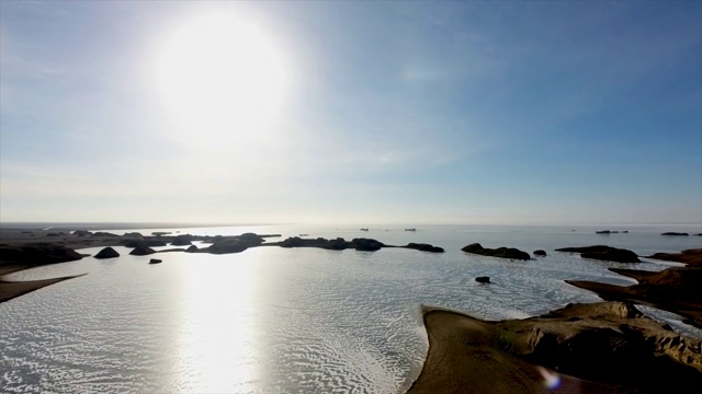 航拍中国西部戈壁滩冰湖自然景观视频下载